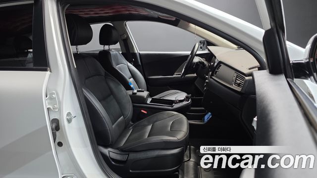 Kia Niro 2021 — photo 11