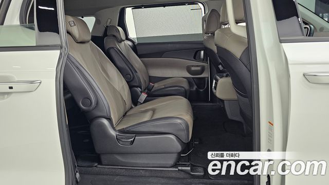Kia Canival 2025 — photo 11