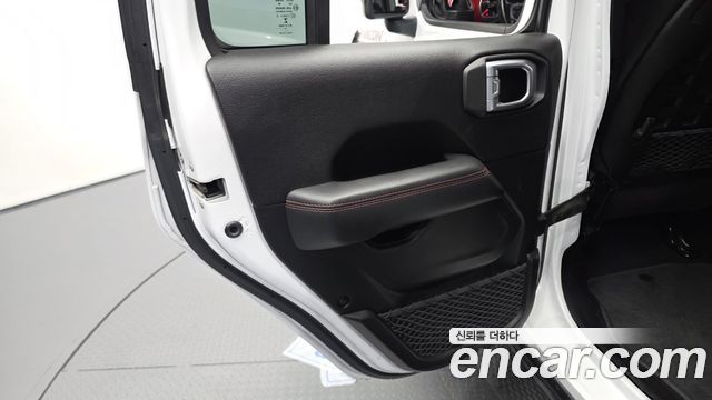 Jeep Wrangler 2020 — photo 15