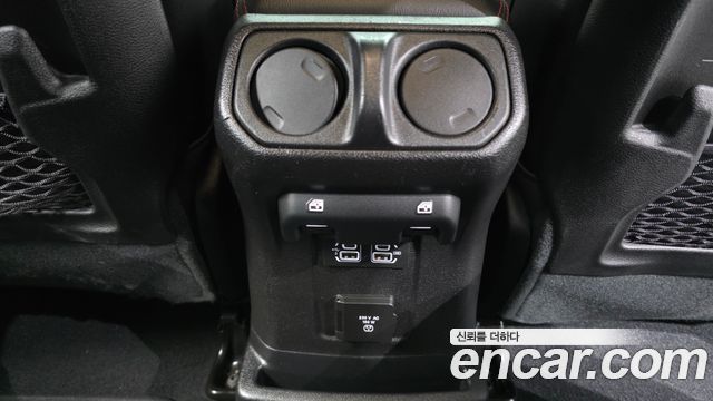 Jeep Wrangler 2020 — photo 27