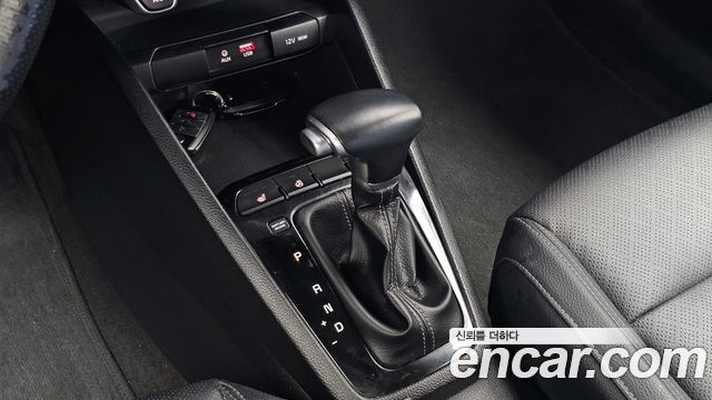 Kia Stonic 2018 — photo 9