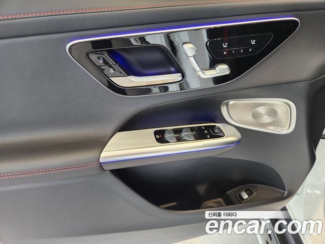 Mercedes-Benz GLC-Class 2025 — photo 18