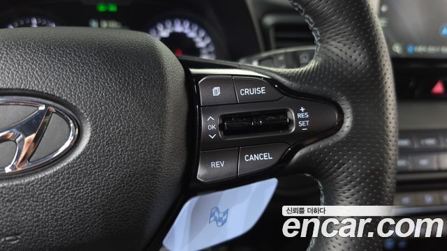 Hyundai Veloster 2019 — photo 22