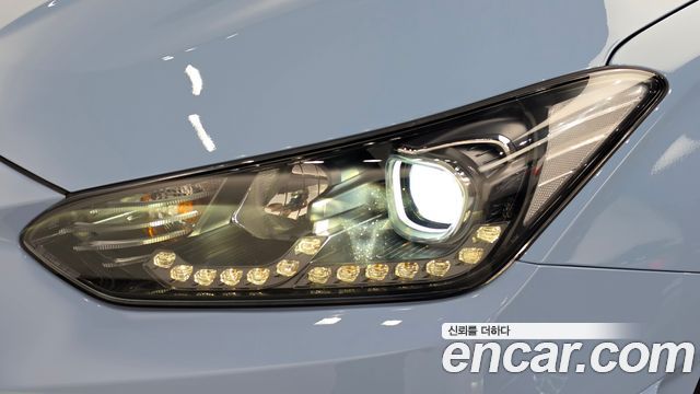 Hyundai Veloster 2019 — photo 8