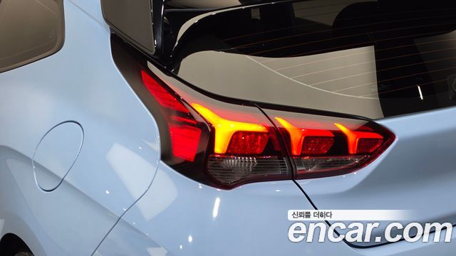 Hyundai Veloster 2019 — photo 9