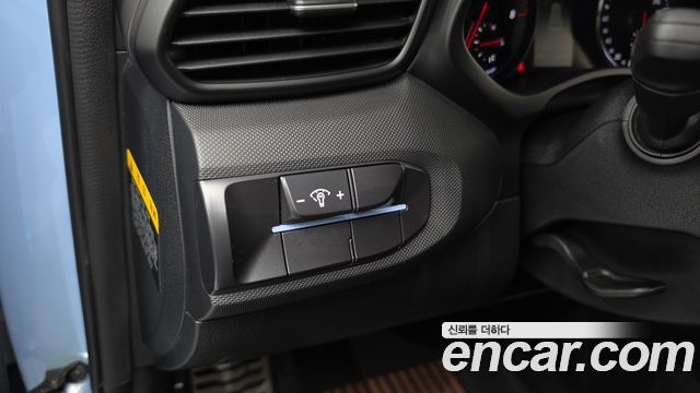 Hyundai Veloster 2019 — photo 27