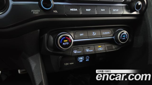 Hyundai Veloster 2019 — photo 28