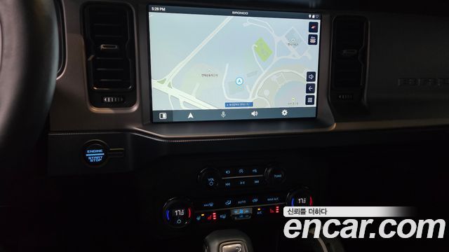 Ford Bronco 2023 — photo 20