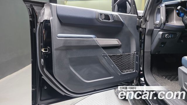 Ford Bronco 2023 — photo 14