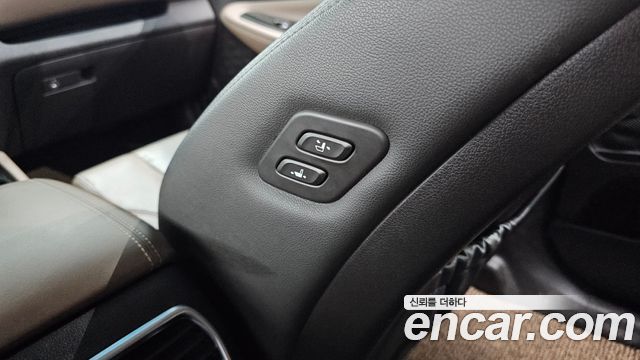 Hyundai Santafe 2019 — photo 32