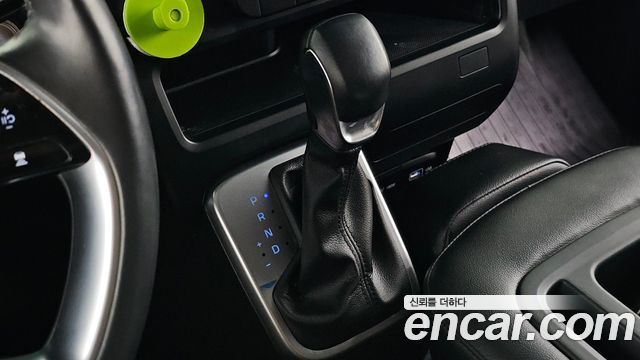 Hyundai Staria 2022 — photo 9