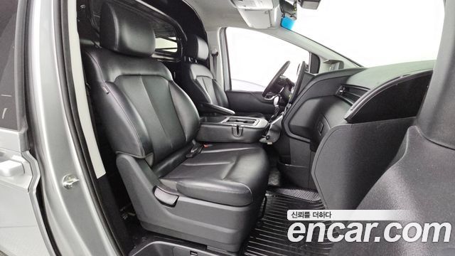 Hyundai Staria 2022 — photo 11