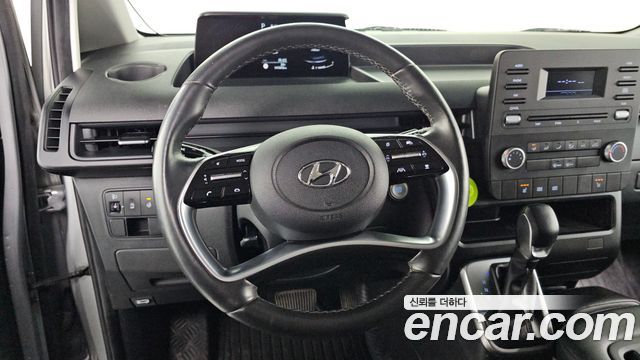 Hyundai Staria 2022 — photo 12