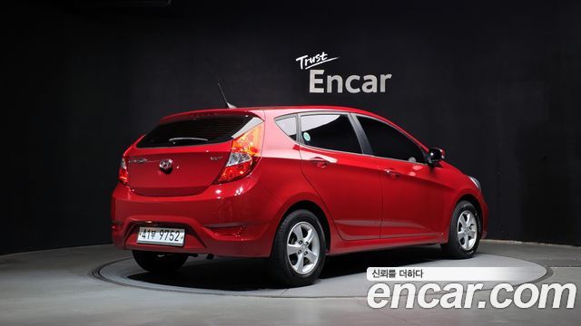 Hyundai Accent 2012 — photo 2