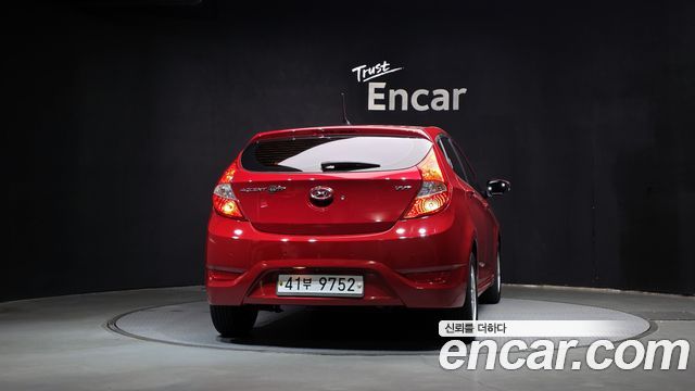Hyundai Accent 2012 — photo 4