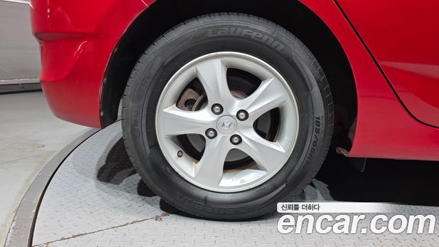 Hyundai Accent 2012 — photo 5