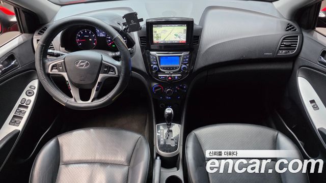 Hyundai Accent 2012 — photo 10