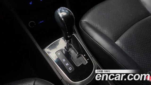 Hyundai Accent 2012 — photo 12