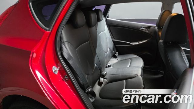 Hyundai Accent 2012 — photo 17