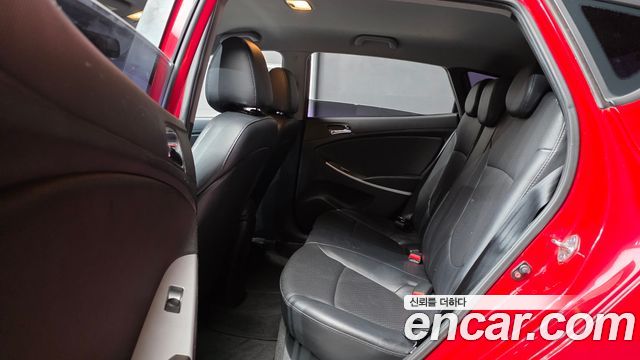 Hyundai Accent 2012 — photo 18