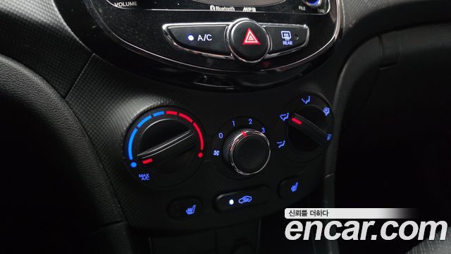 Hyundai Accent 2012 — photo 23