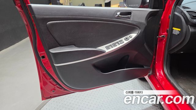 Hyundai Accent 2012 — photo 14