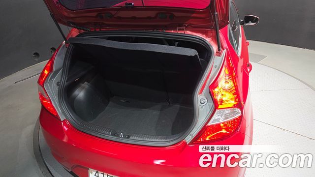 Hyundai Accent 2012 — photo 29