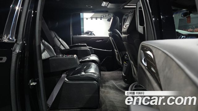 Cadillac Escalade 2016 — photo 11