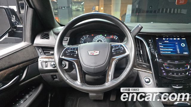 Cadillac Escalade 2016 — photo 13
