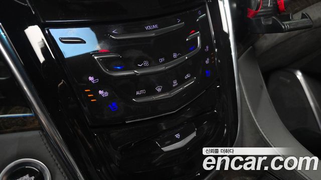 Cadillac Escalade 2016 — photo 18