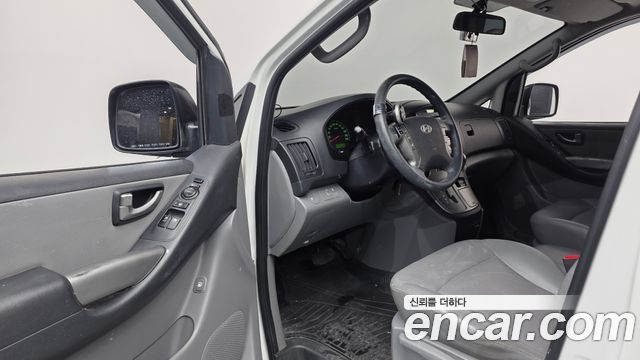 Hyundai Starex 2016 — photo 10