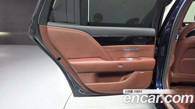 Genesis G90 2023 — photo 15