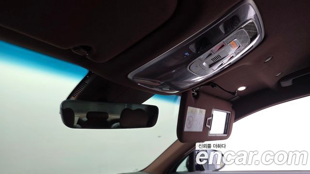 Genesis G90 2023 — photo 31