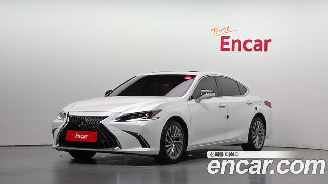Lexus ES 2023 — photo 1
