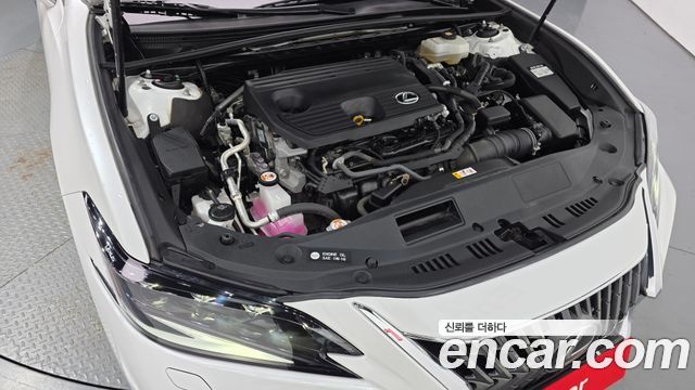 Lexus ES 2023 — photo 6