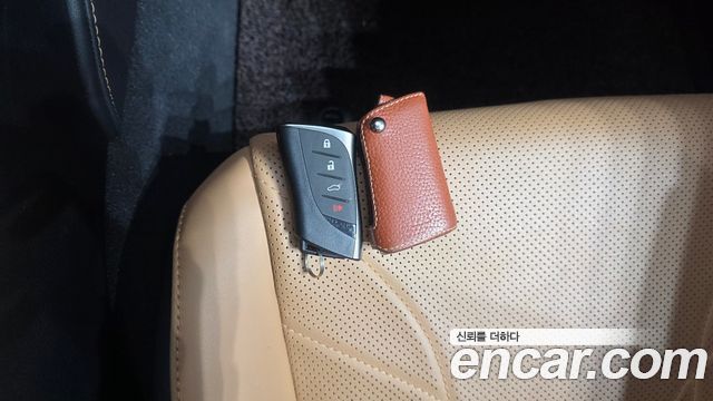Lexus ES 2023 — photo 22