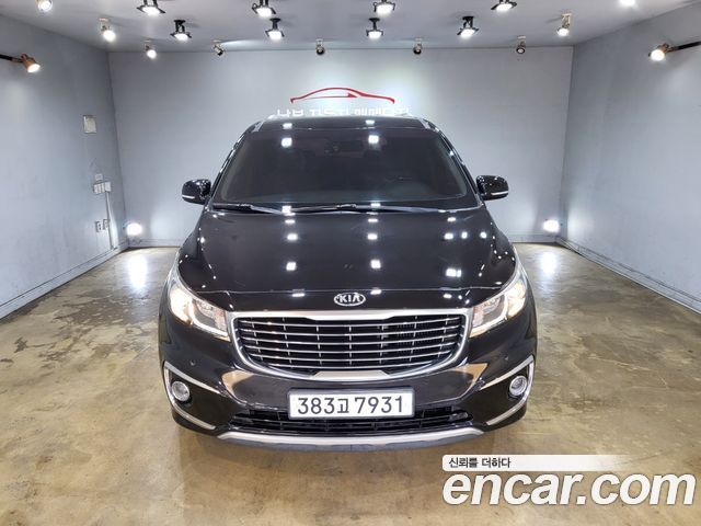 Kia Canival 2017 — photo 1