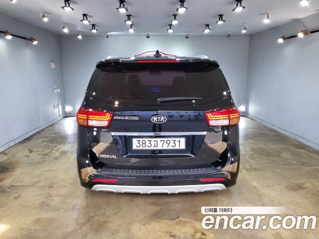 Kia Canival 2017 — photo 5