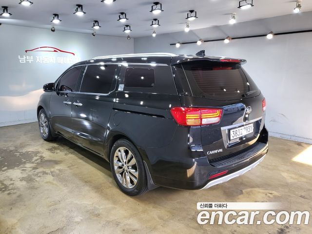 Kia Canival 2017 — photo 6