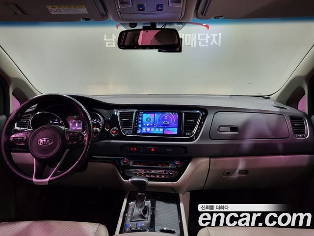 Kia Canival 2017 — photo 7