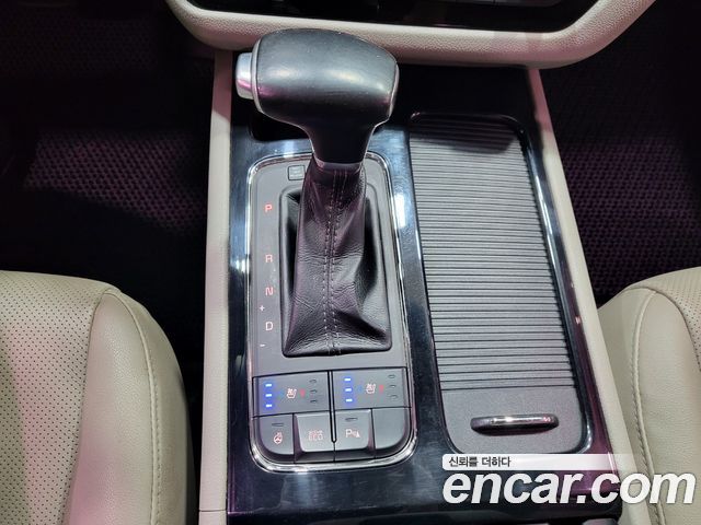 Kia Canival 2017 — photo 9