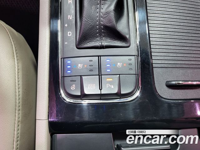 Kia Canival 2017 — photo 16