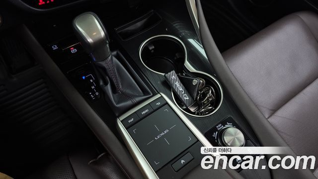Lexus RX 2021 — photo 9