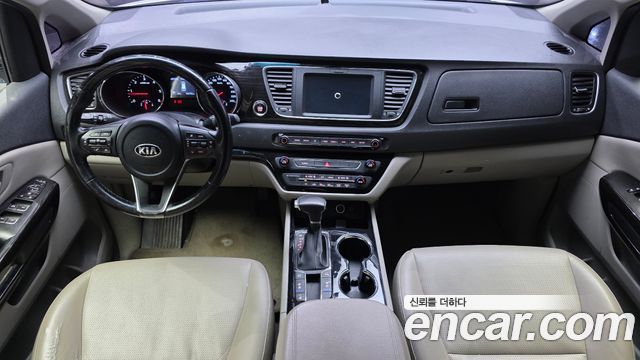 Kia Canival 2019 — photo 10