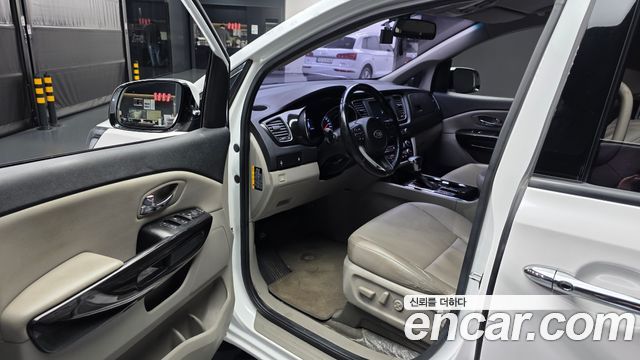 Kia Canival 2019 — photo 13