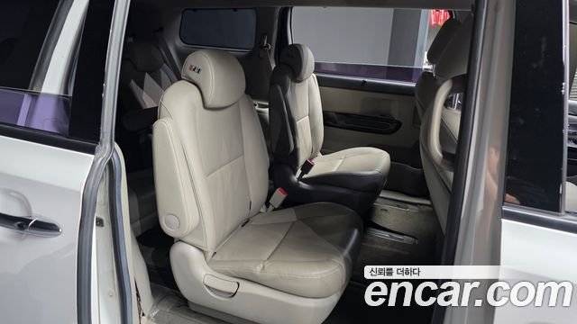 Kia Canival 2019 — photo 18