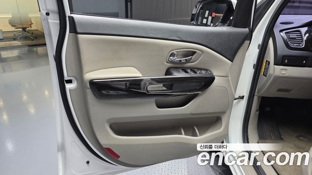 Kia Canival 2019 — photo 14