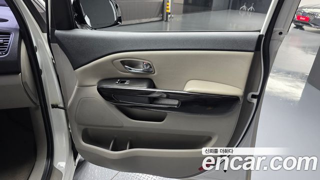 Kia Canival 2019 — photo 15