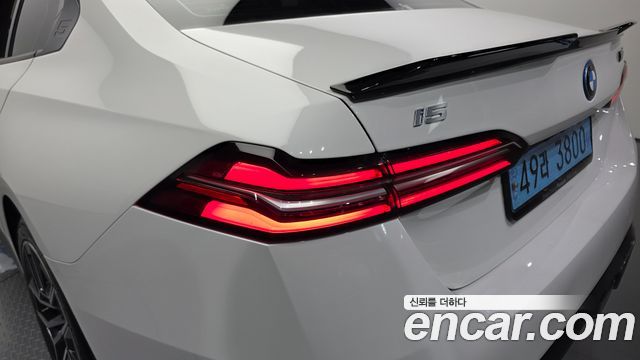 BMW i5 2024 — photo 9