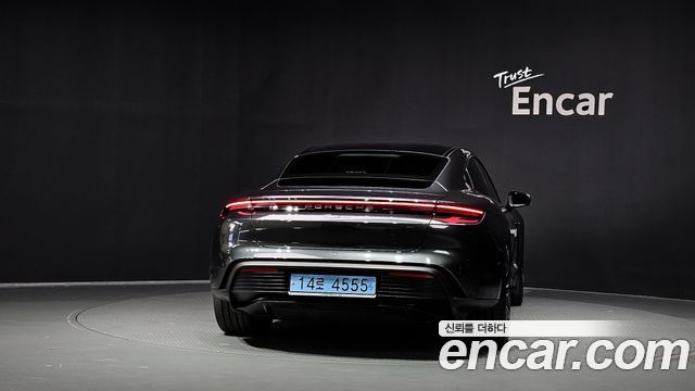 Porsche Taycan 2025 — photo 4